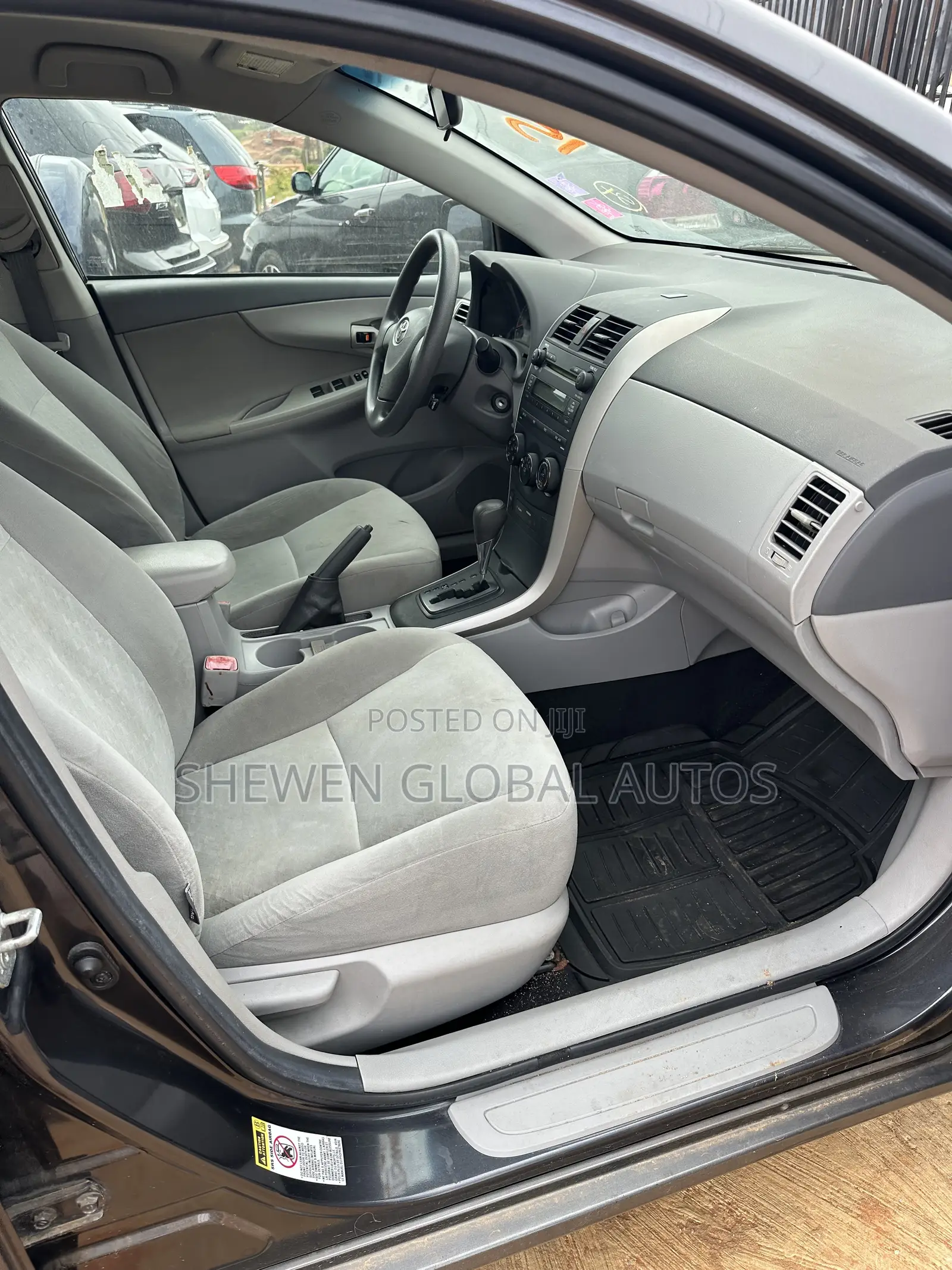 Toyota Corolla LE 4dr Sedan (1.8L 4 cyl 4A) 2009 Gray