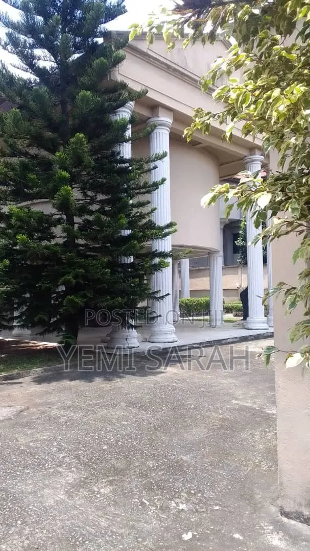 8bdrm Duplex in Abacha for rent