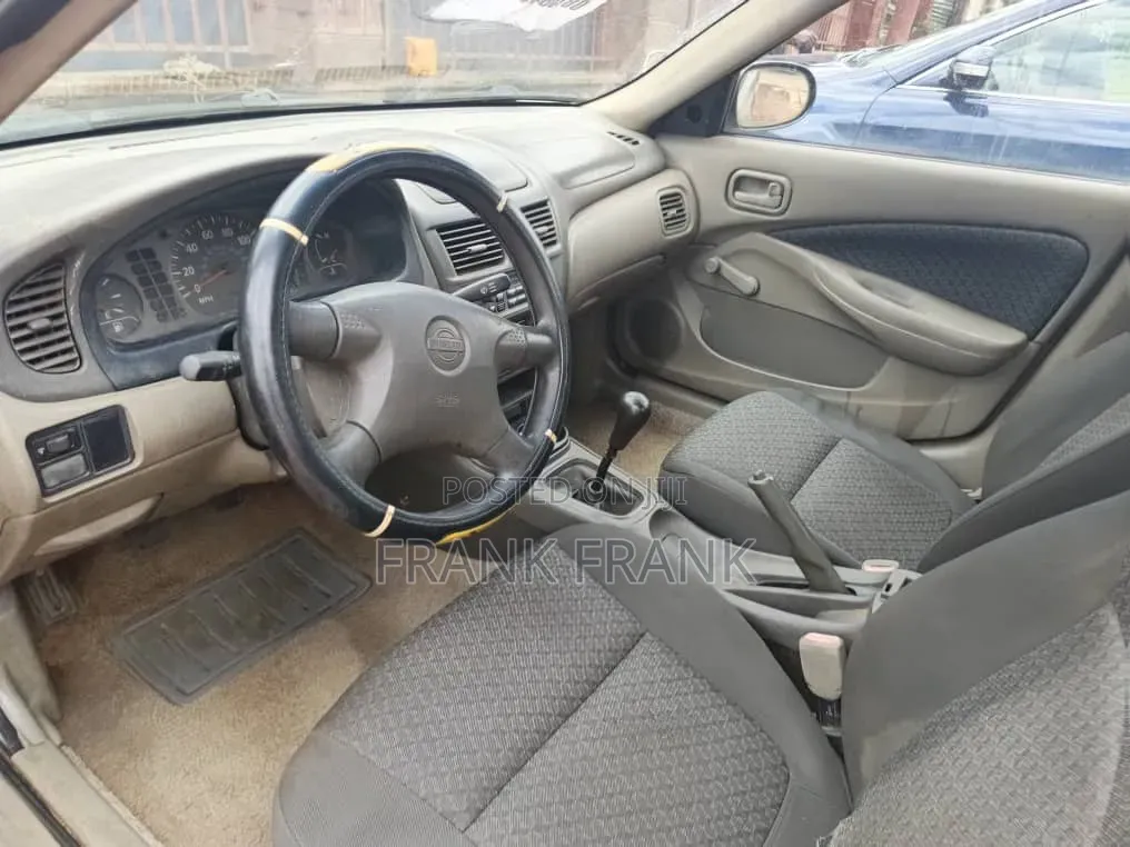 Nissan Sentra SE 2000 Silver