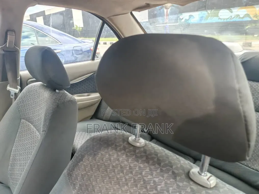Nissan Sentra SE 2000 Silver