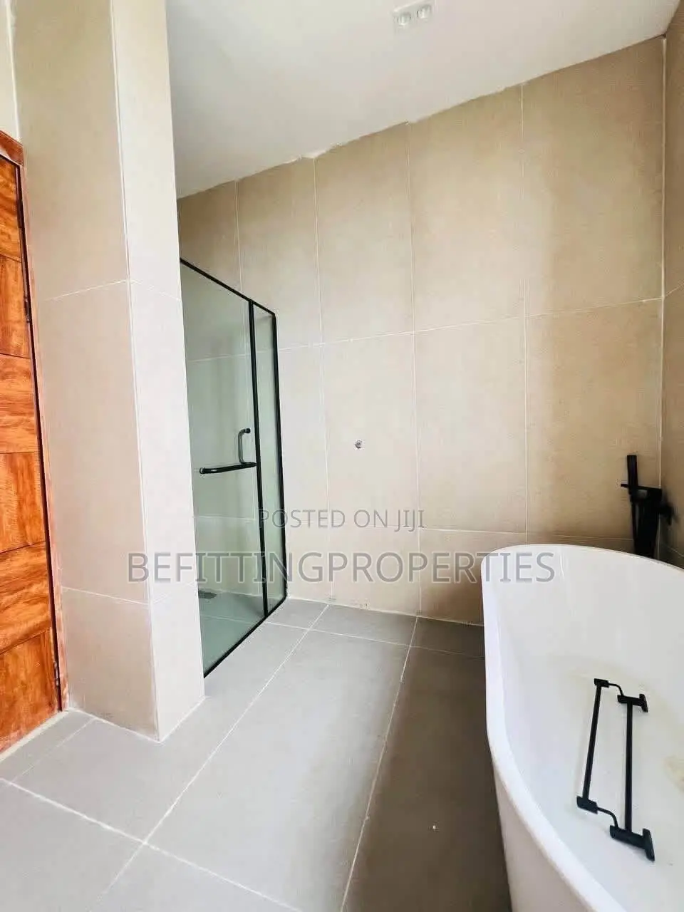 5bdrm Duplex in Lekki for sale
