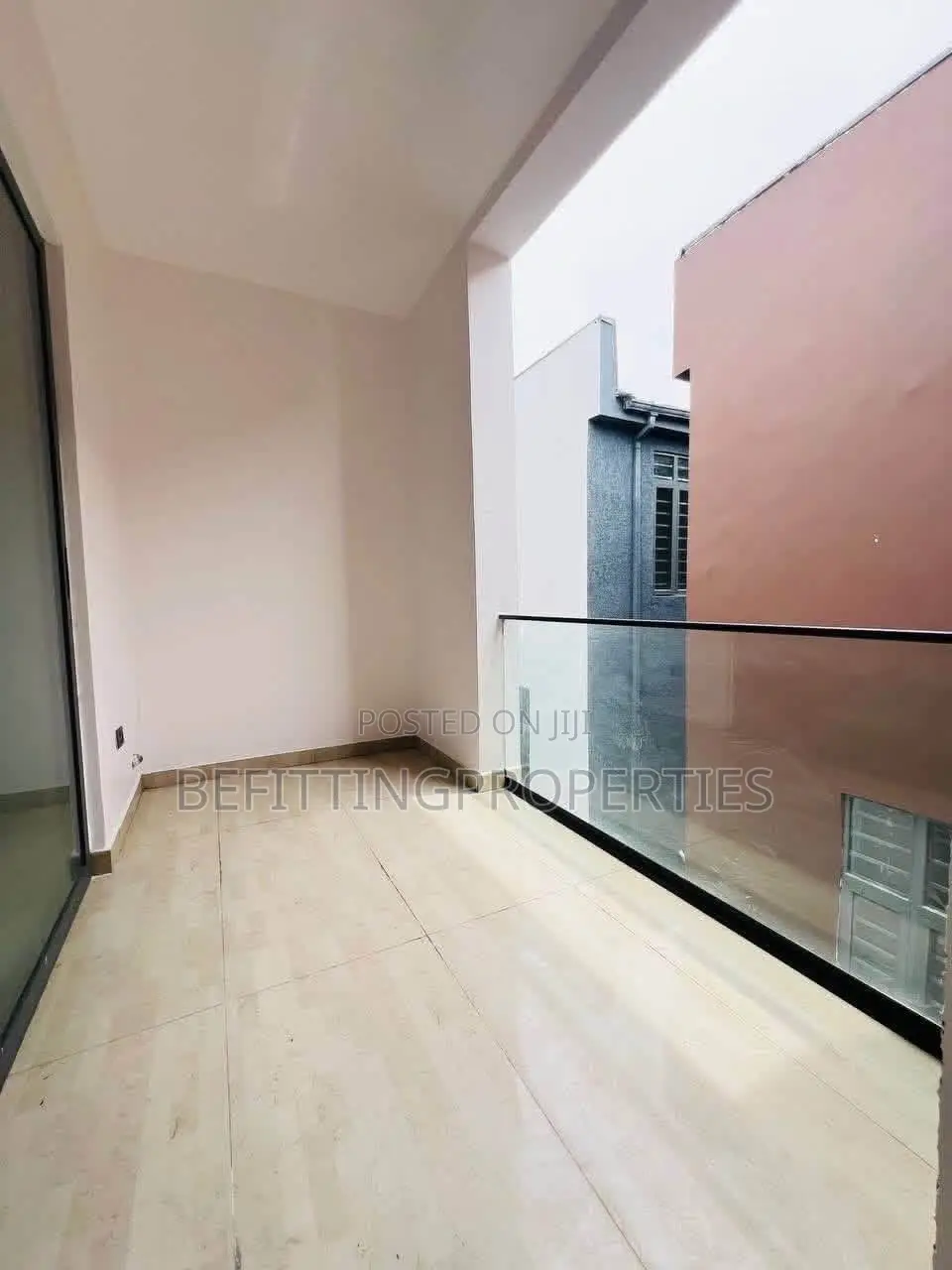 5bdrm Duplex in Lekki for sale