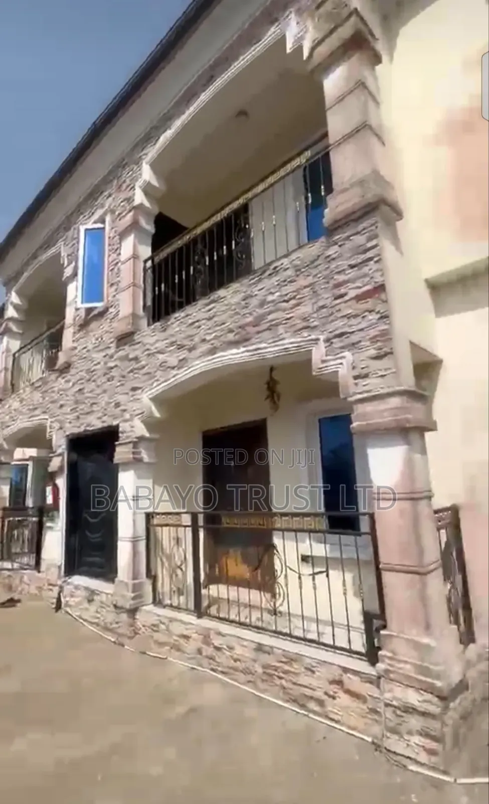 8bdrm Block of Flats in Ibeju-Agbe for sale