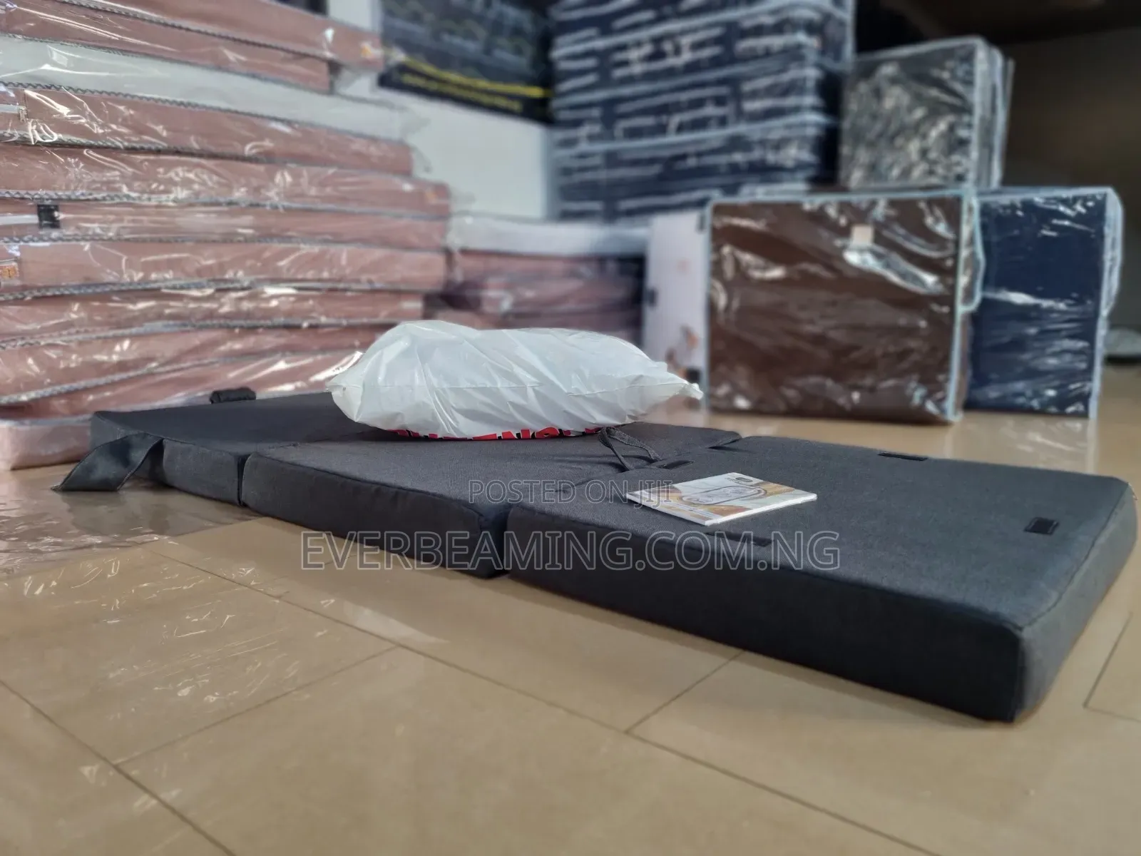 Luxurious Multi-Purpose Everbeaming Orthopaedic Foldable Mattress
