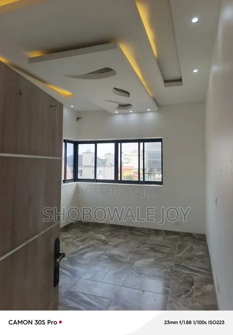 3bdrm Block of Flats in Conservation Road, Lekki Expressway for rent