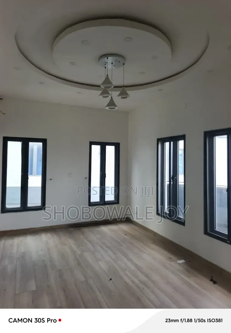 3bdrm Block of Flats in Conservation Road, Lekki Expressway for rent