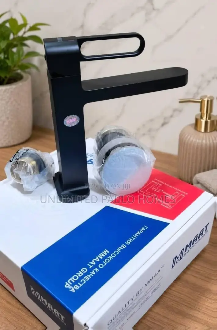 Modern Bathroom Faucet With a Square Loop Handle