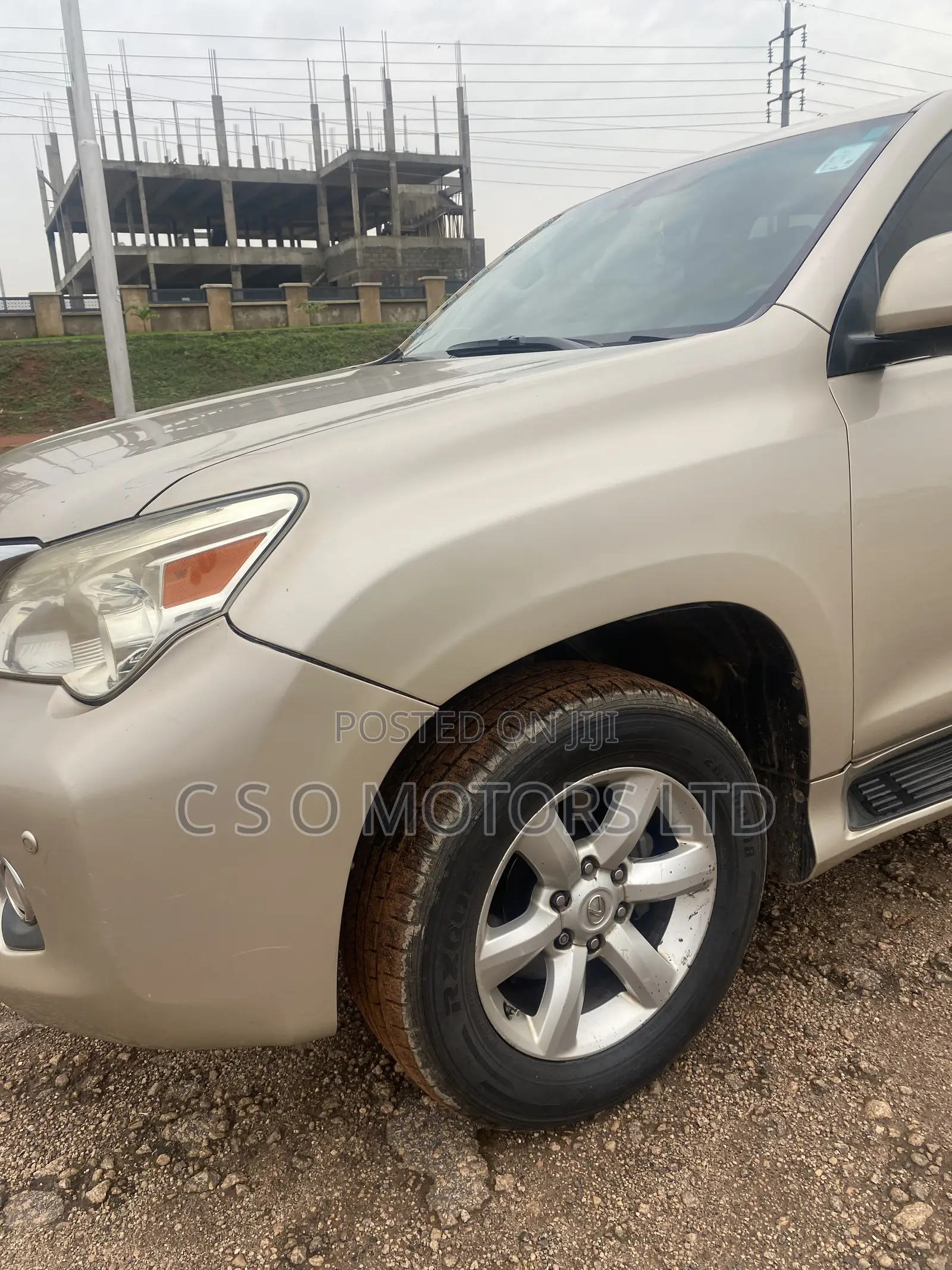 Lexus GX 460 2011 Gold