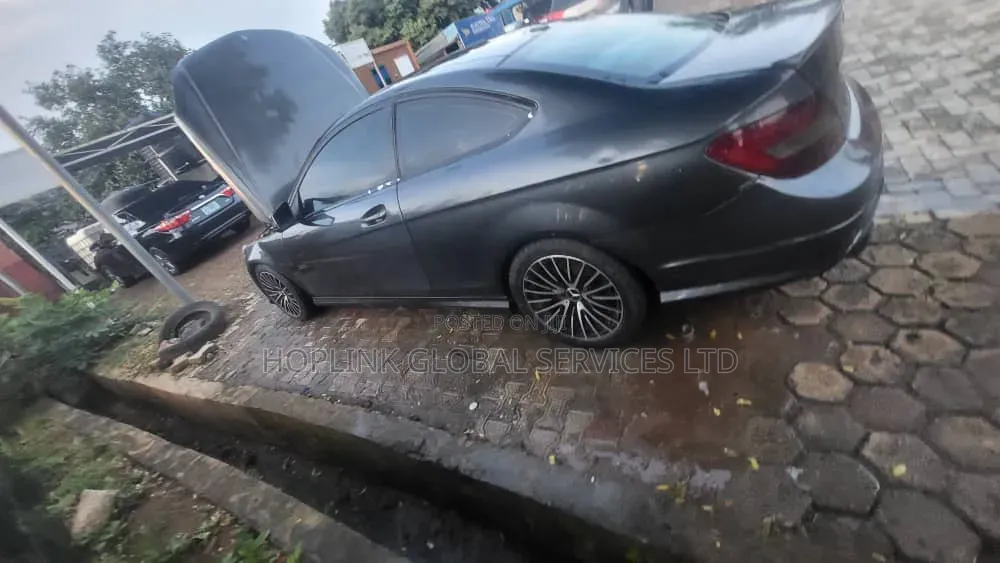 Mercedes-Benz C350 2012 Black