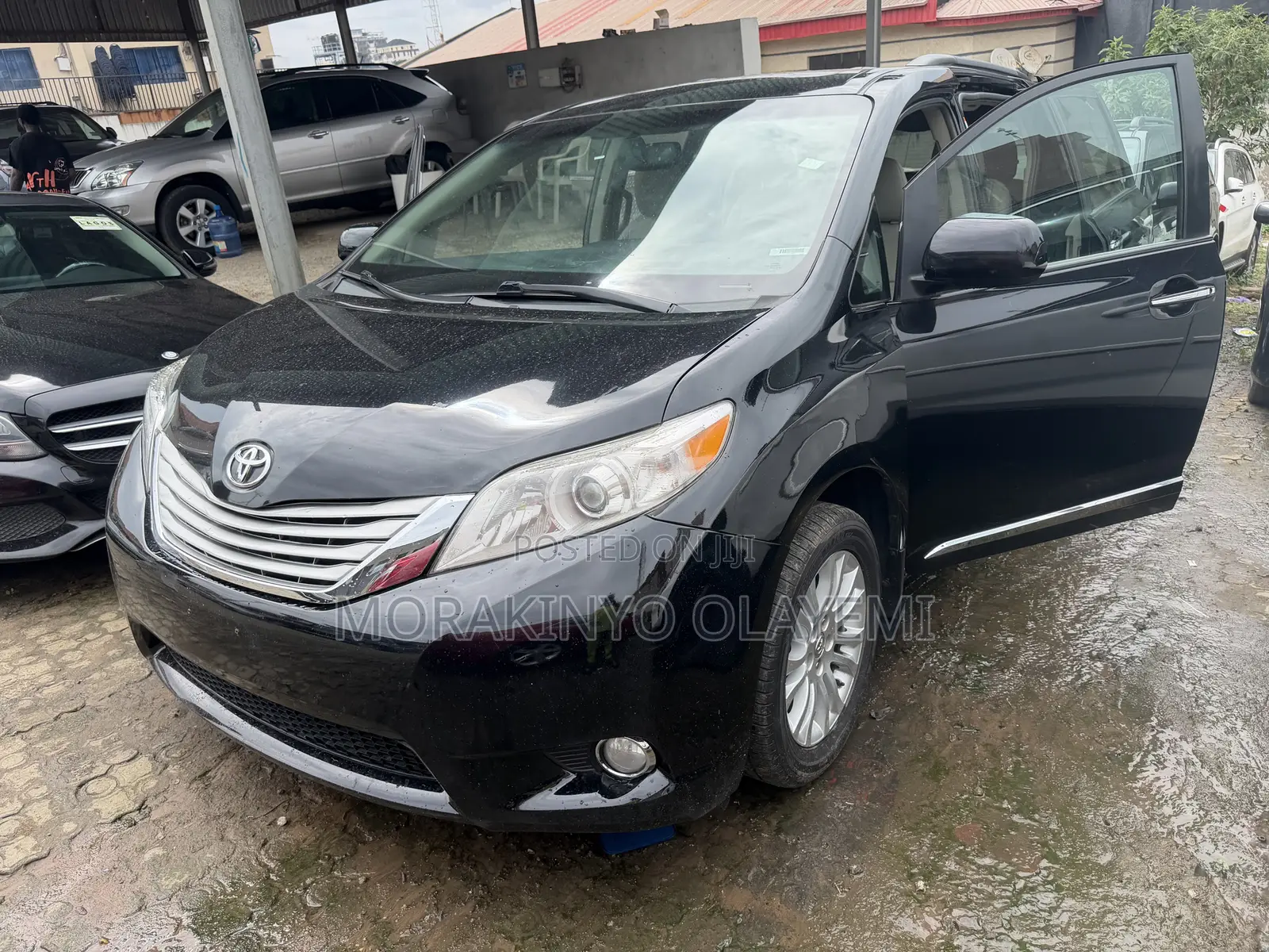 Toyota Sienna XLE 7 Passenger Auto Access Seat (3.5L 6cyl 6A) 2016