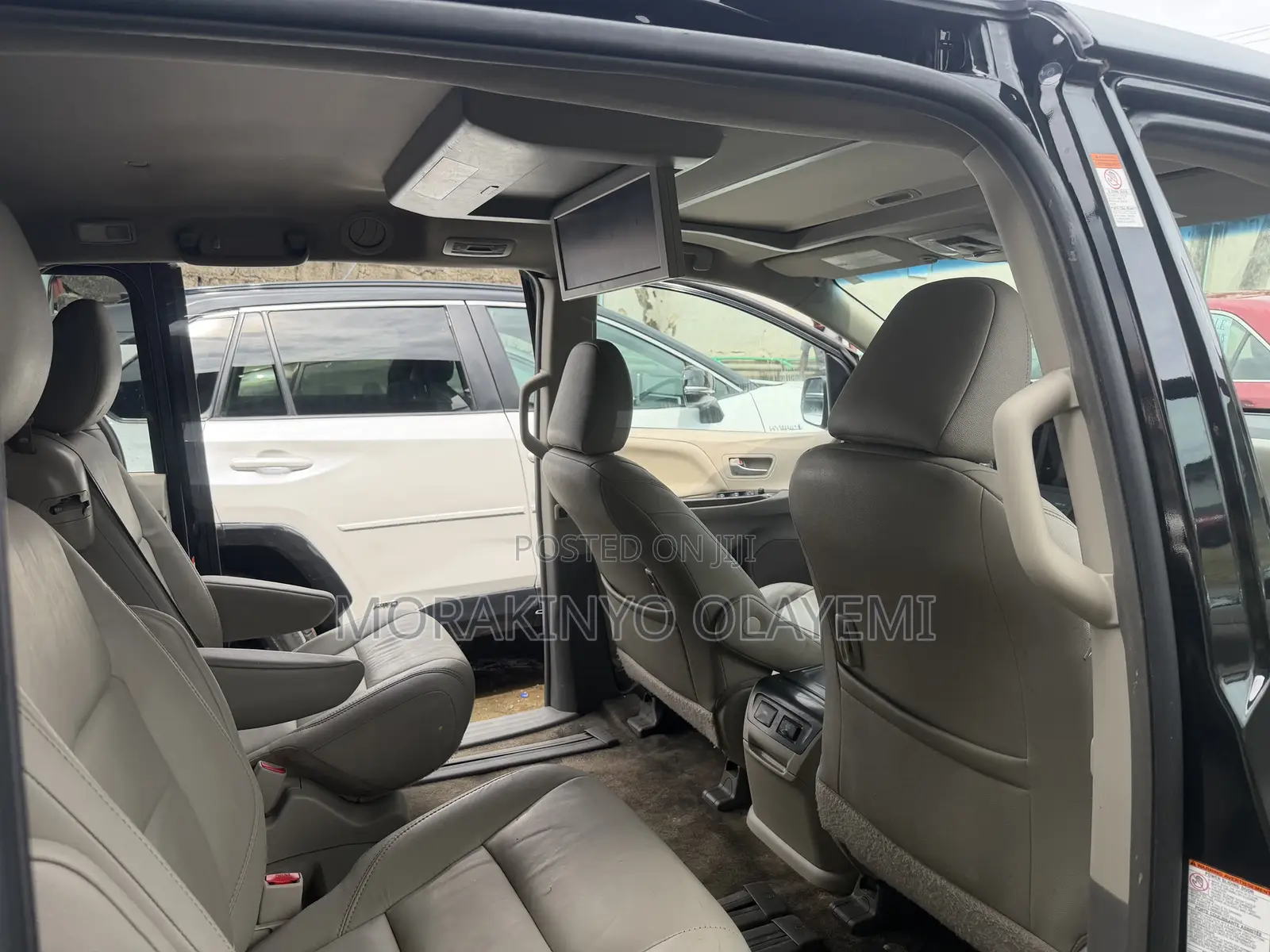 Toyota Sienna XLE 7 Passenger Auto Access Seat (3.5L 6cyl 6A) 2016