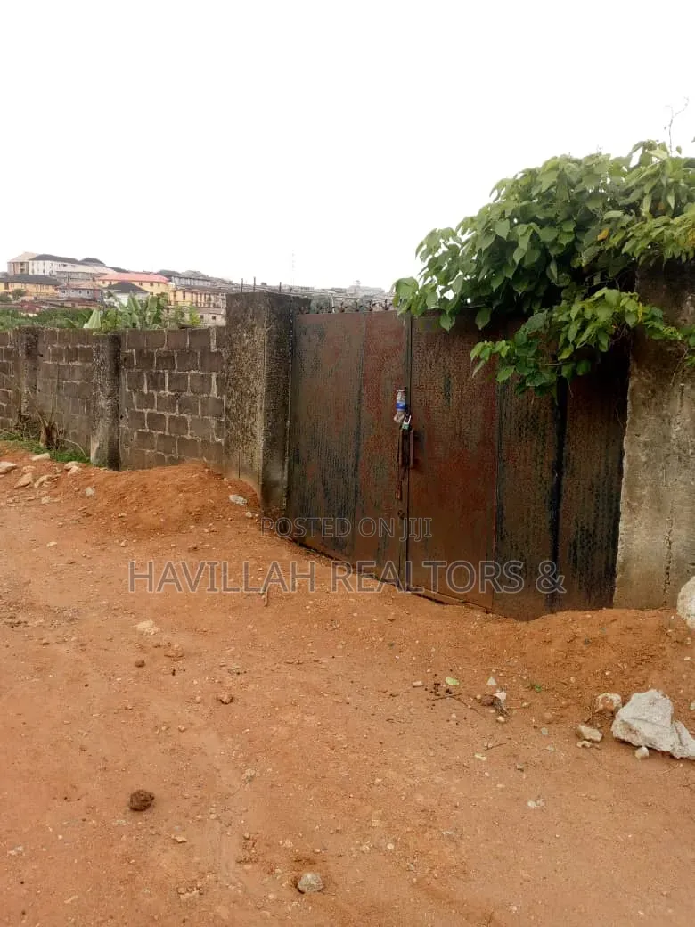Fully Fenced and Gated Estate