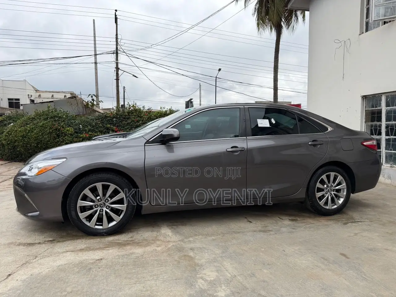 Toyota Camry XLE 4dr Sedan (2.5L 4cyl 6A) 2016 Gray
