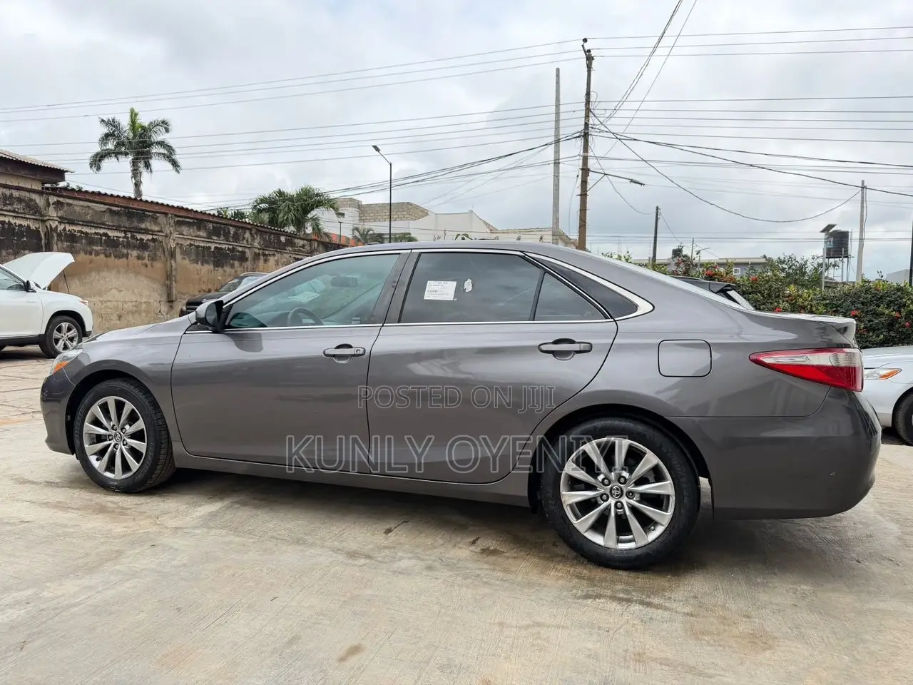 Toyota Camry XLE 4dr Sedan (2.5L 4cyl 6A) 2016 Gray