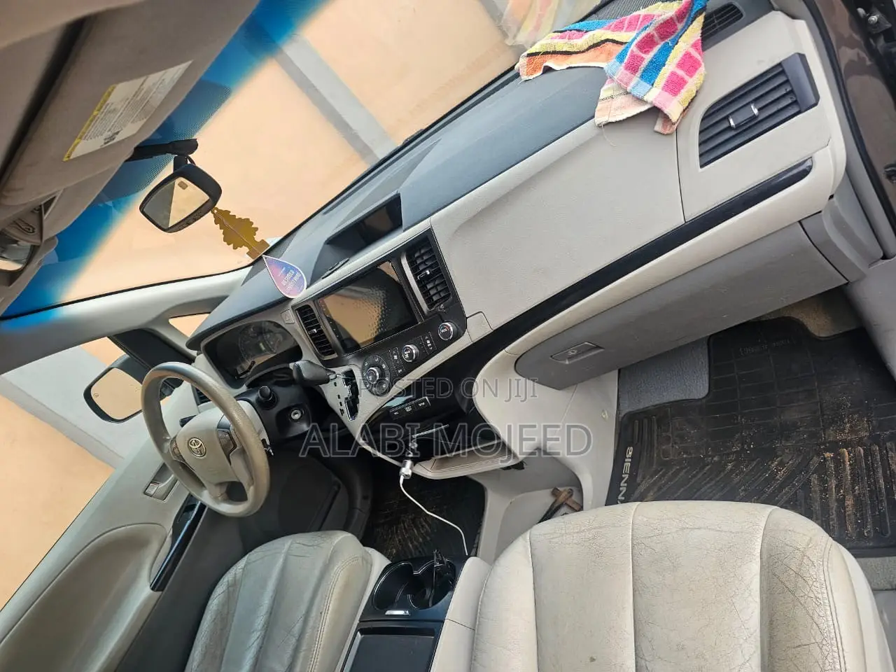 Toyota Sienna XLE AWD 7-Passenger 2013 Gray