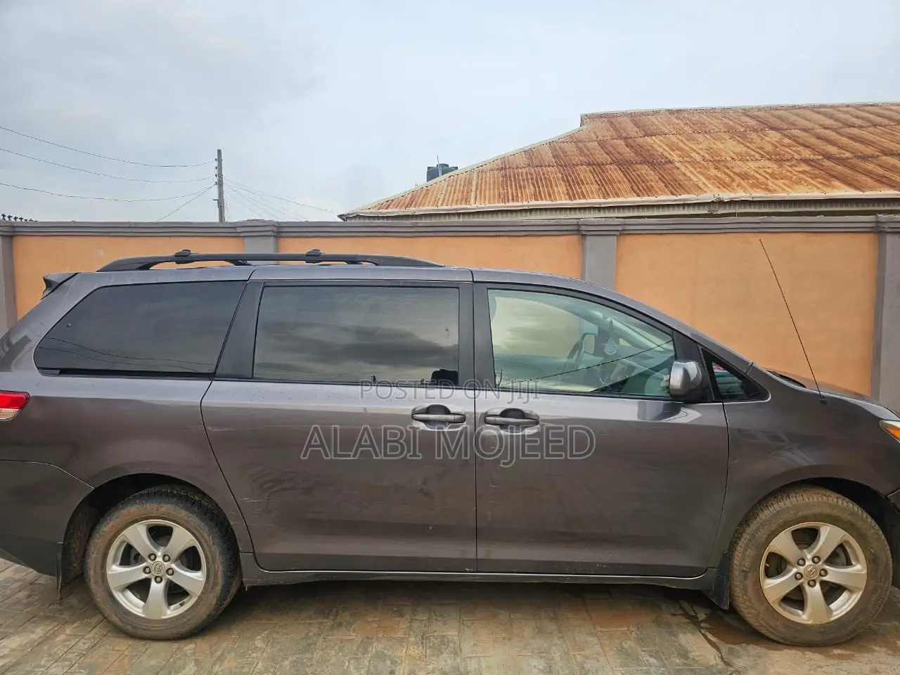 Toyota Sienna XLE AWD 7-Passenger 2013 Gray