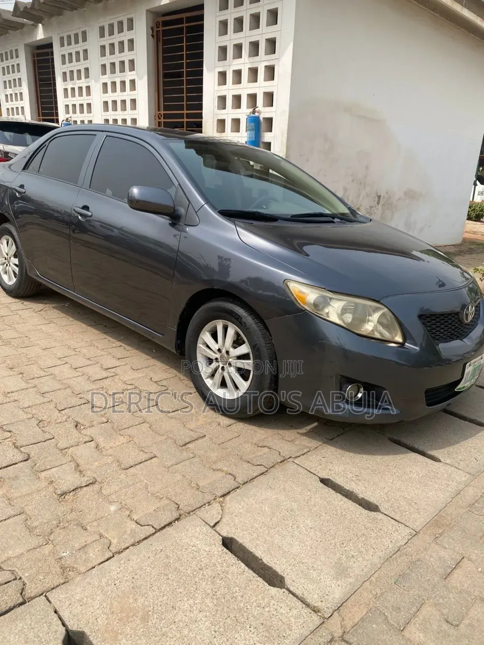 Toyota Corolla LE 4dr Sedan (1.8L 4cyl 4A) 2010 Gray