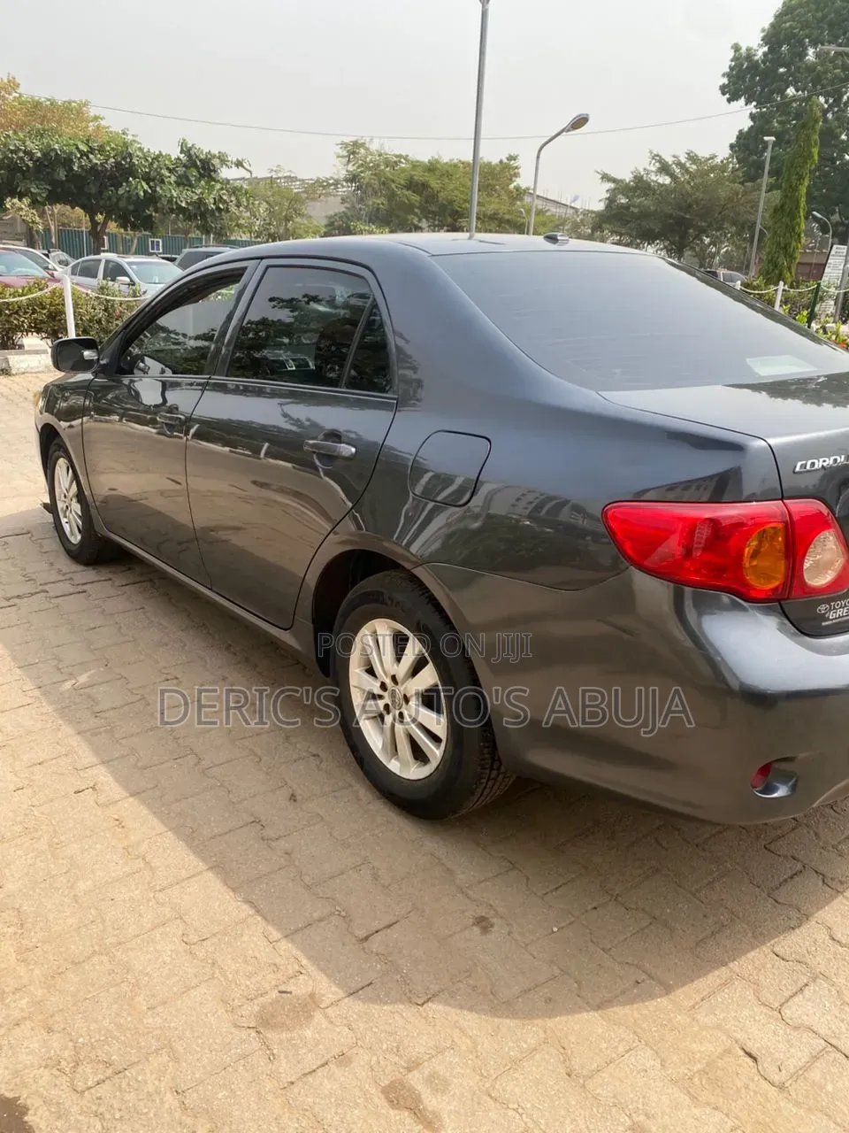 Toyota Corolla LE 4dr Sedan (1.8L 4cyl 4A) 2010 Gray