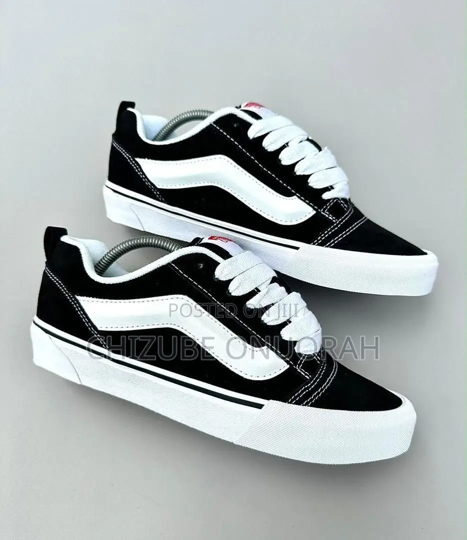 Vans Old Skool Black/White Sneaker