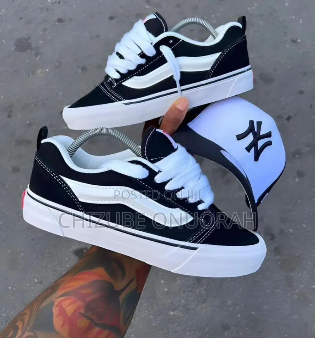 Vans Old Skool Black/White Sneaker