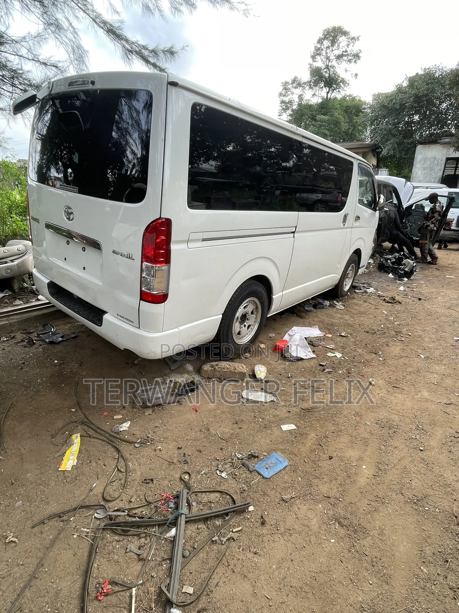 Toyota HiAce 2015 White