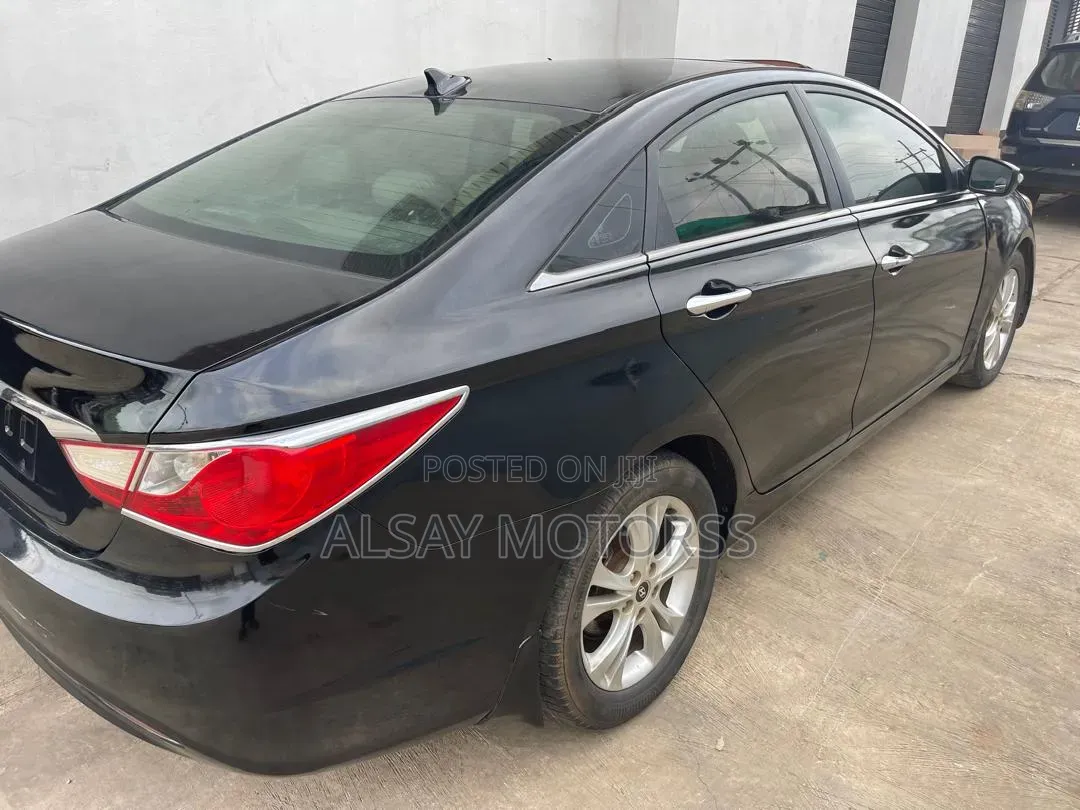 Hyundai Sonata 2011 Black