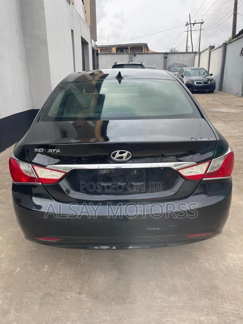 Hyundai Sonata 2011 Black