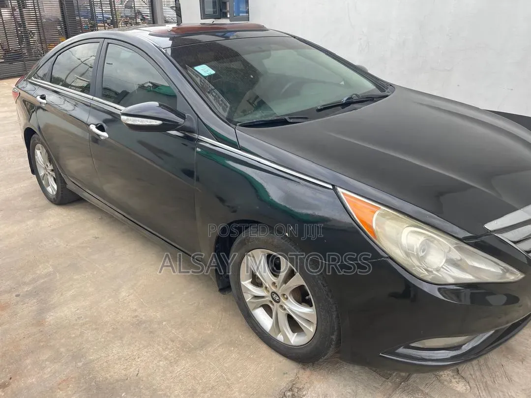 Hyundai Sonata 2011 Black