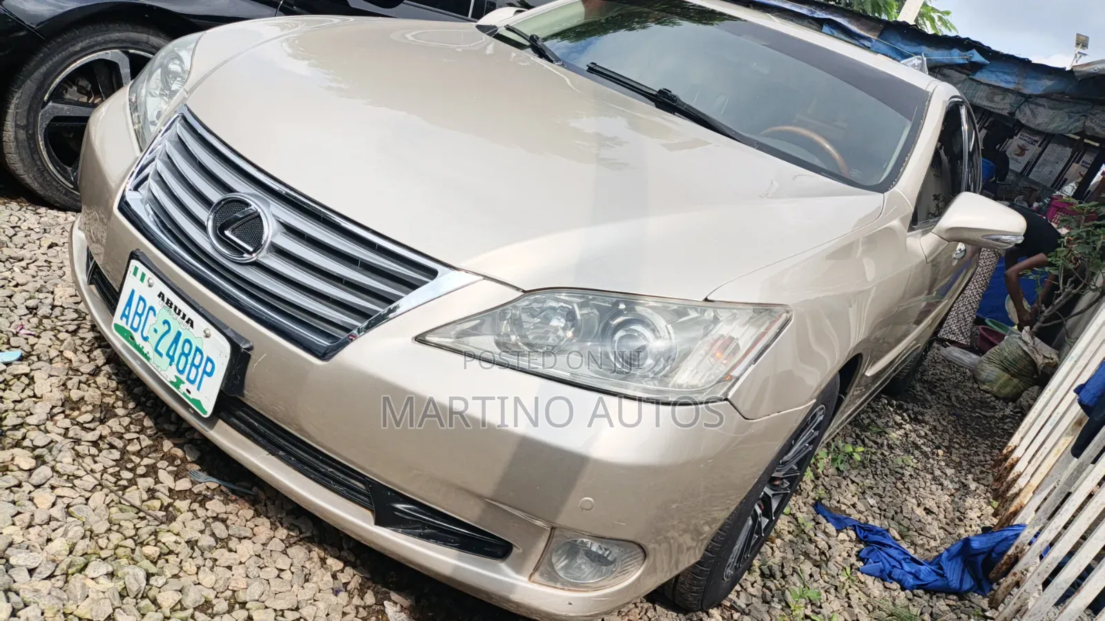 Lexus ES 350 2011 Gold
