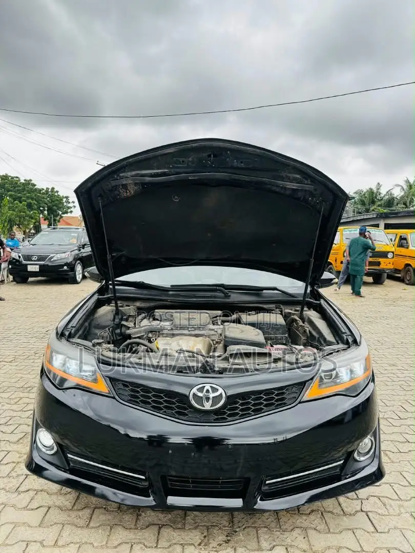 Toyota Camry XLE 4dr Sedan (2.5L 4cyl 6A) 2013 Black