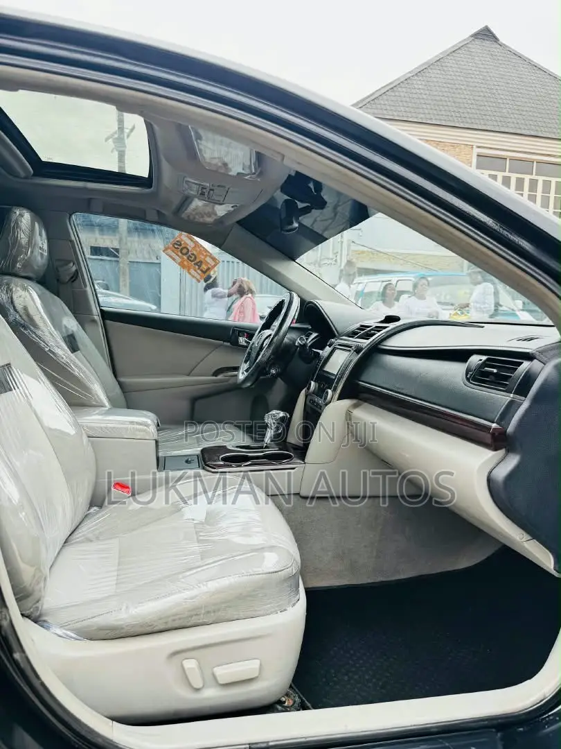 Toyota Camry XLE 4dr Sedan (2.5L 4cyl 6A) 2013 Black