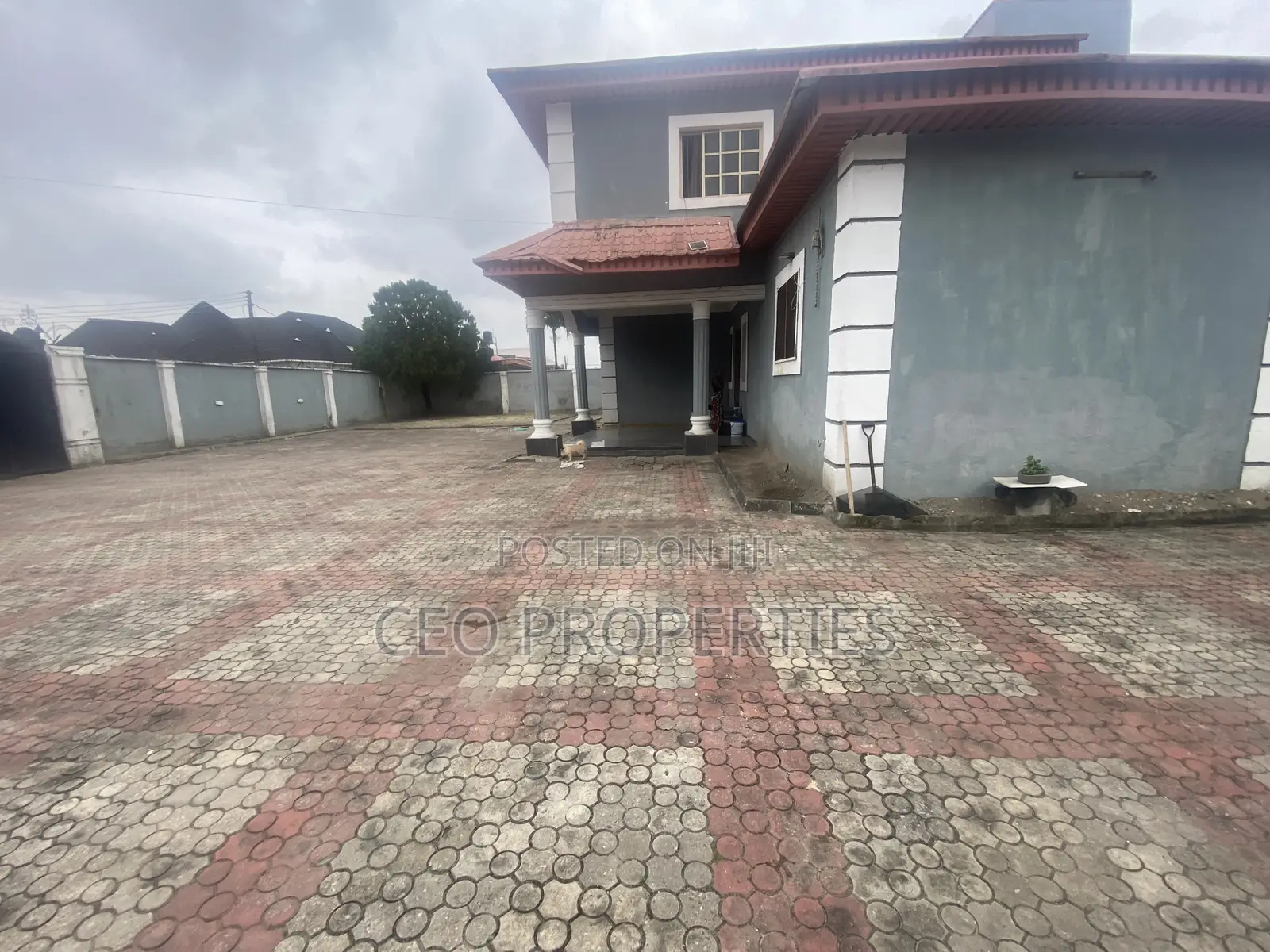 5bdrm Bungalow in Estate/Ado, Ajah for sale