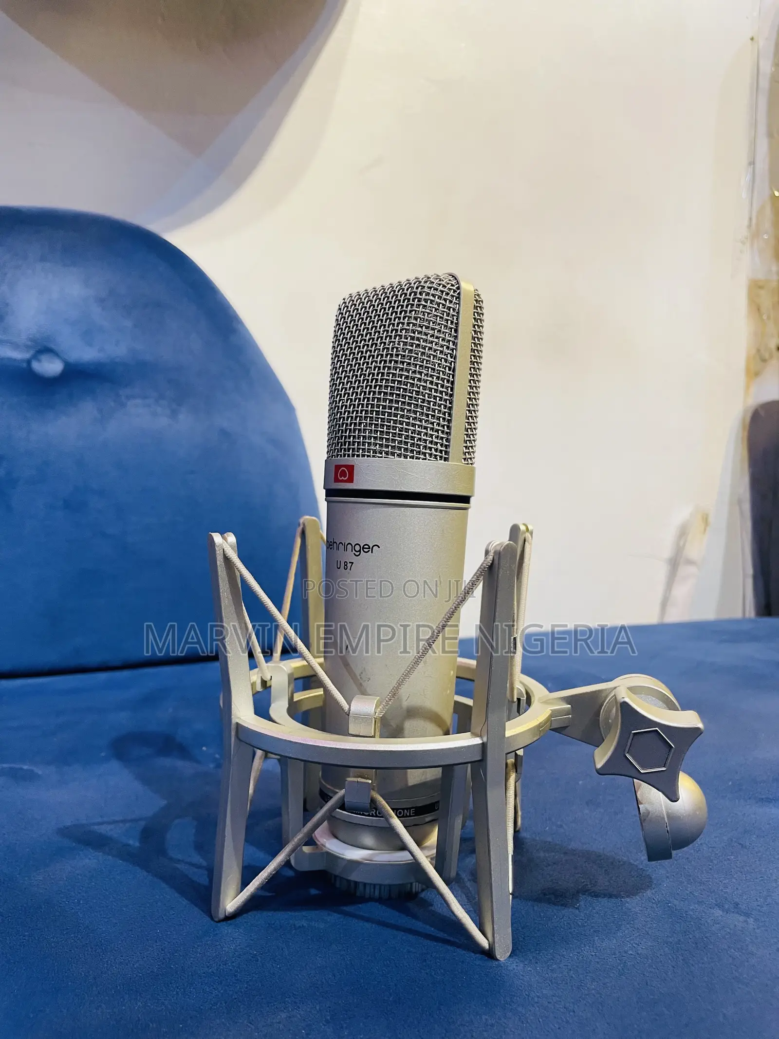 Behringer U-87 Professional Condenser Microphone Kit