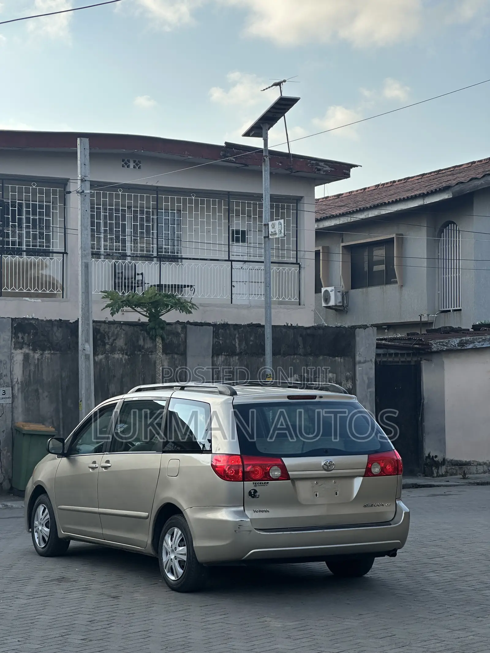 Toyota Sienna CE AWD 2008 Gold