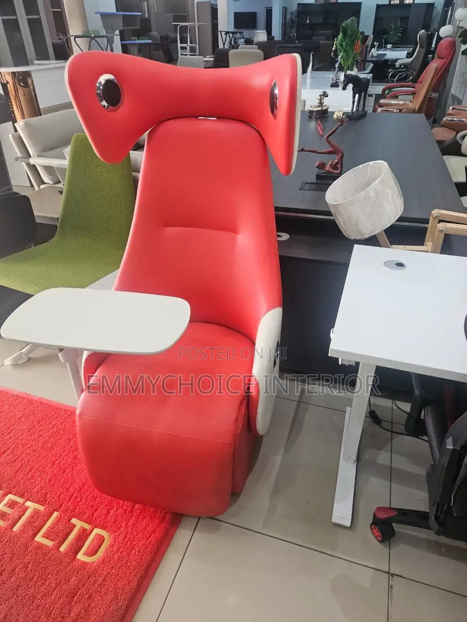 First Class Airplane Style Executive Chair,  & Swivel Tray