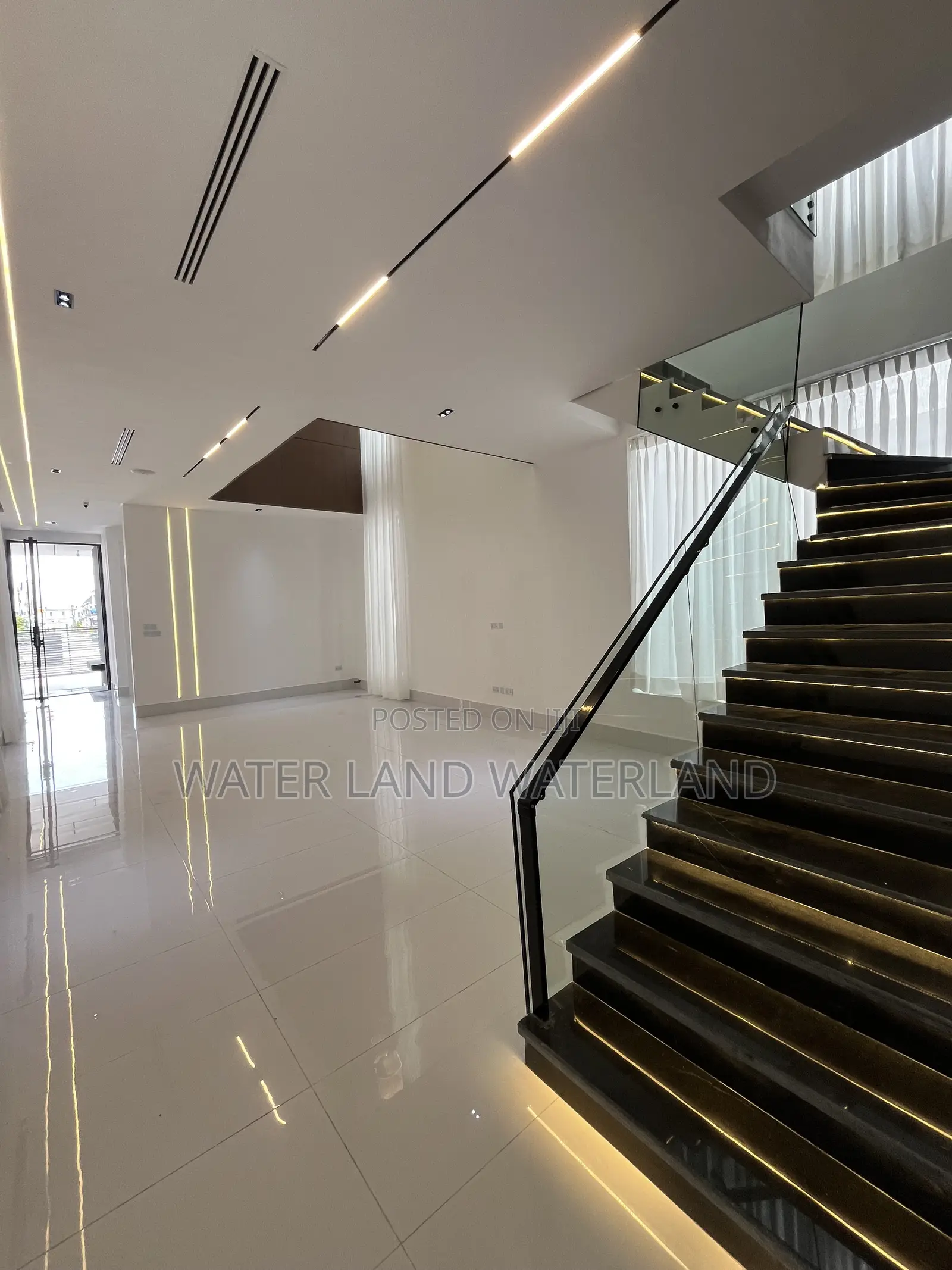 5bdrm Duplex in Royal Pine, Lafiaji for sale