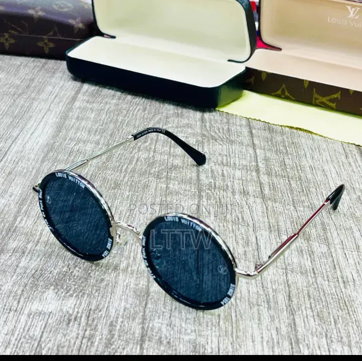 Elegant Louis Vuitton Round-Frame Sunglasses/Eyeglasses