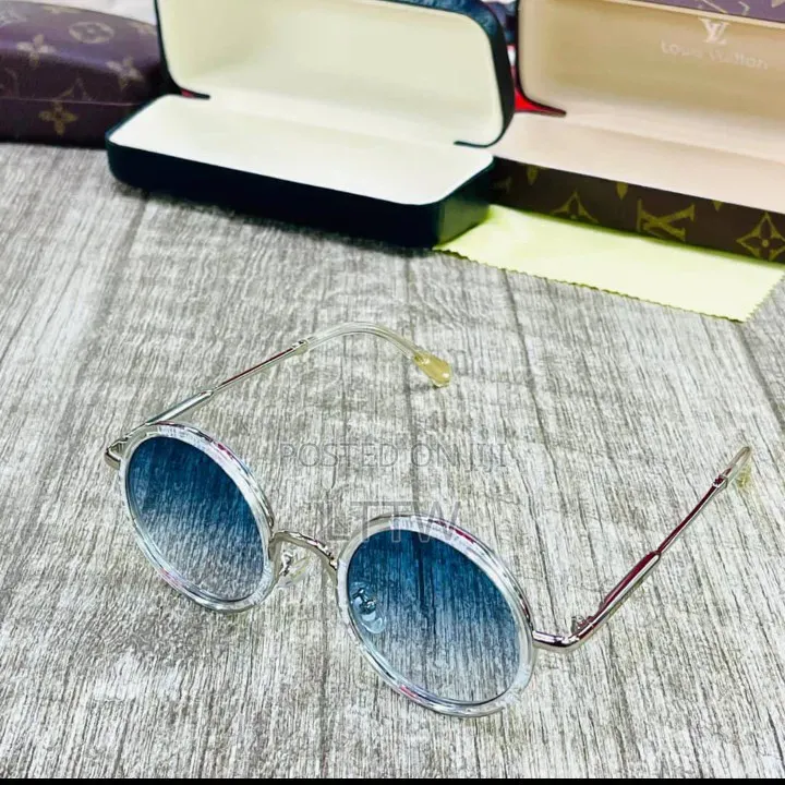Elegant Louis Vuitton Round-Frame Sunglasses/Eyeglasses