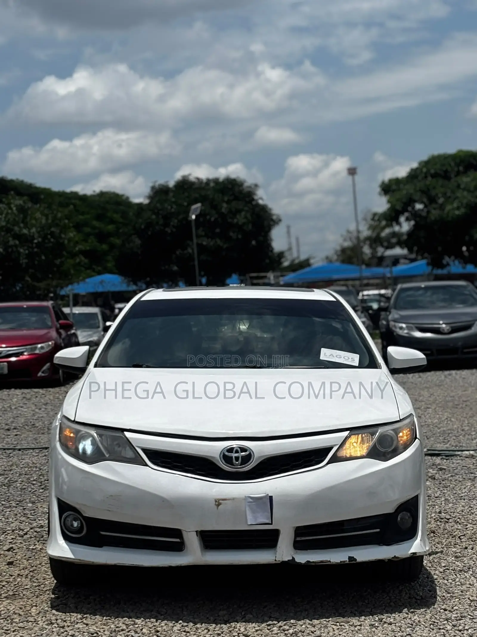 Toyota Camry SE 4dr Sedan (2.5L 4cyl 6A) 2013 White