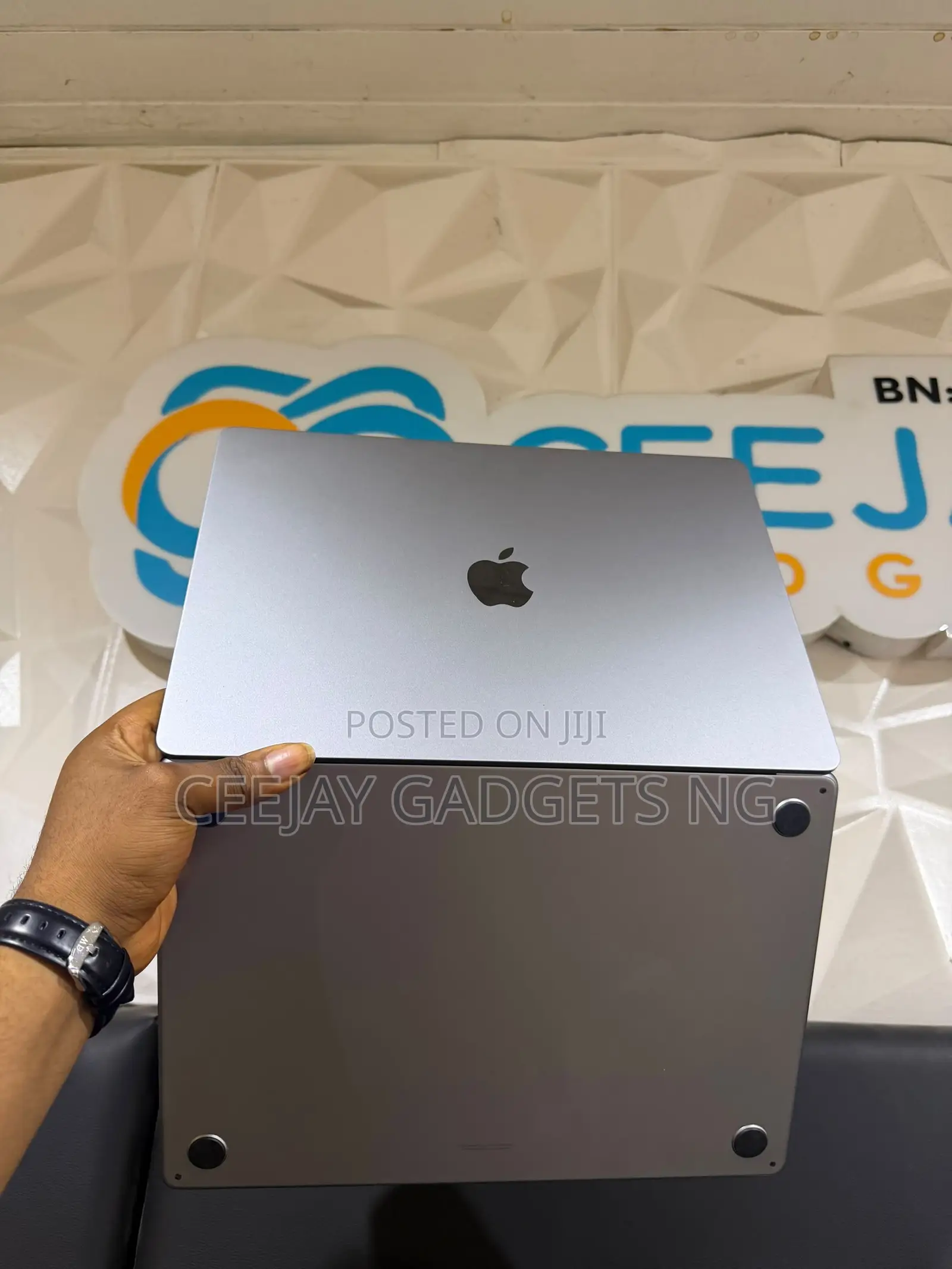 Laptop Apple MacBook Air 2024 M3 16GB Apple M3 SSD 512GB