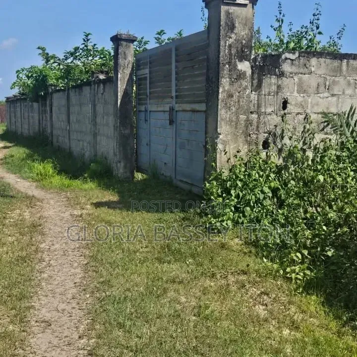 Land for Sale in  Laokwe  Facing the Exxpressway