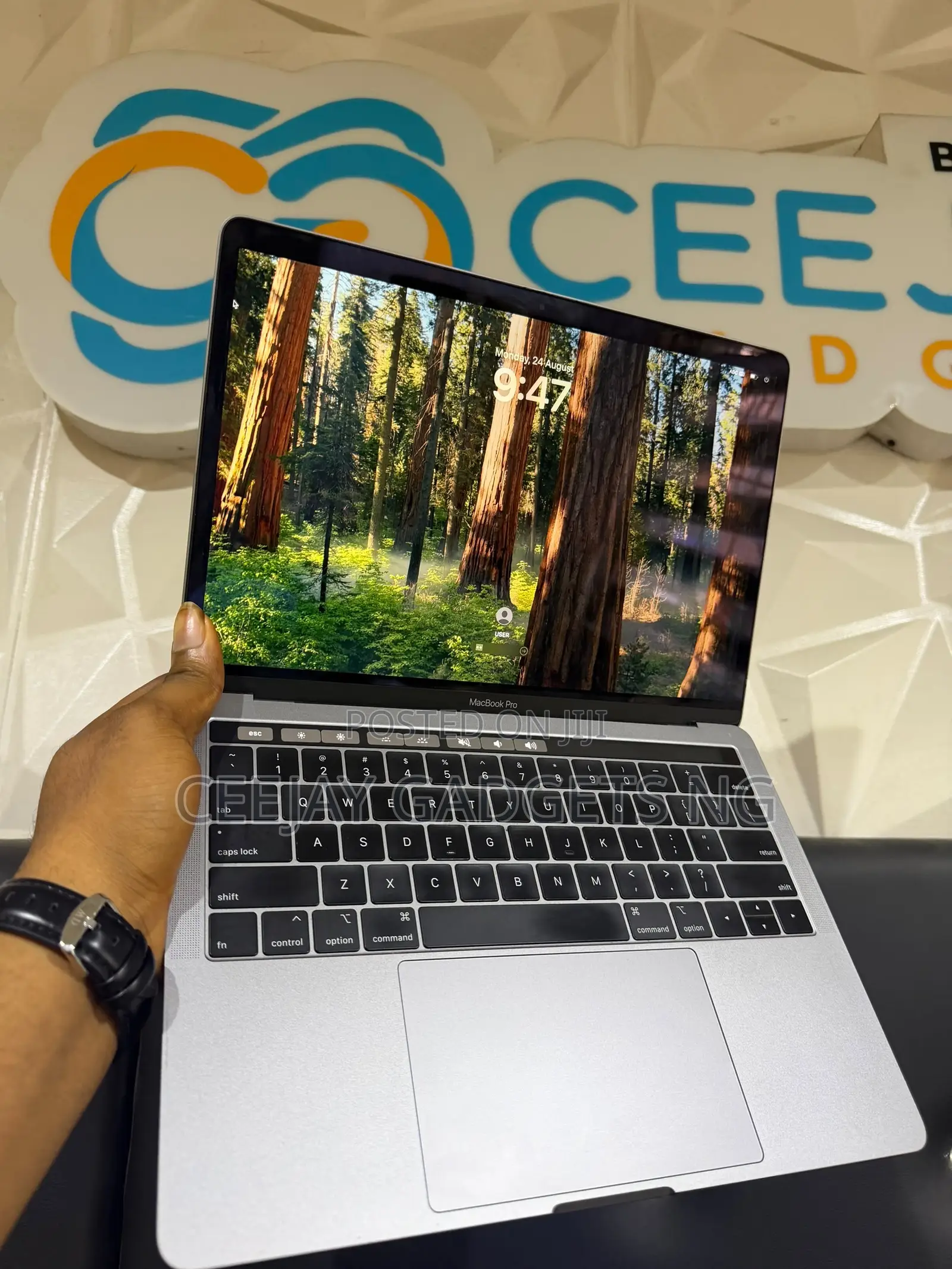 Laptop Apple MacBook Air 2020 16GB Intel Core i5 SSD 512GB