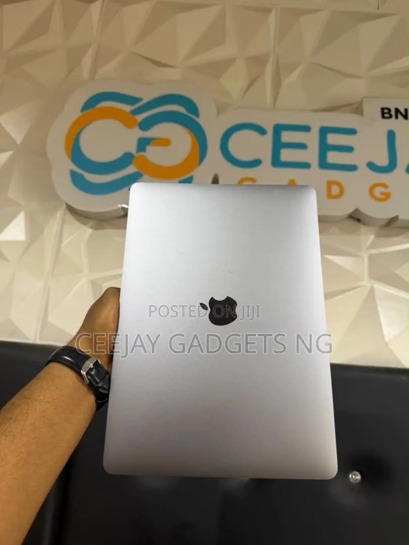 Laptop Apple MacBook Air 2020 8GB Intel Core i5 SSD 256GB