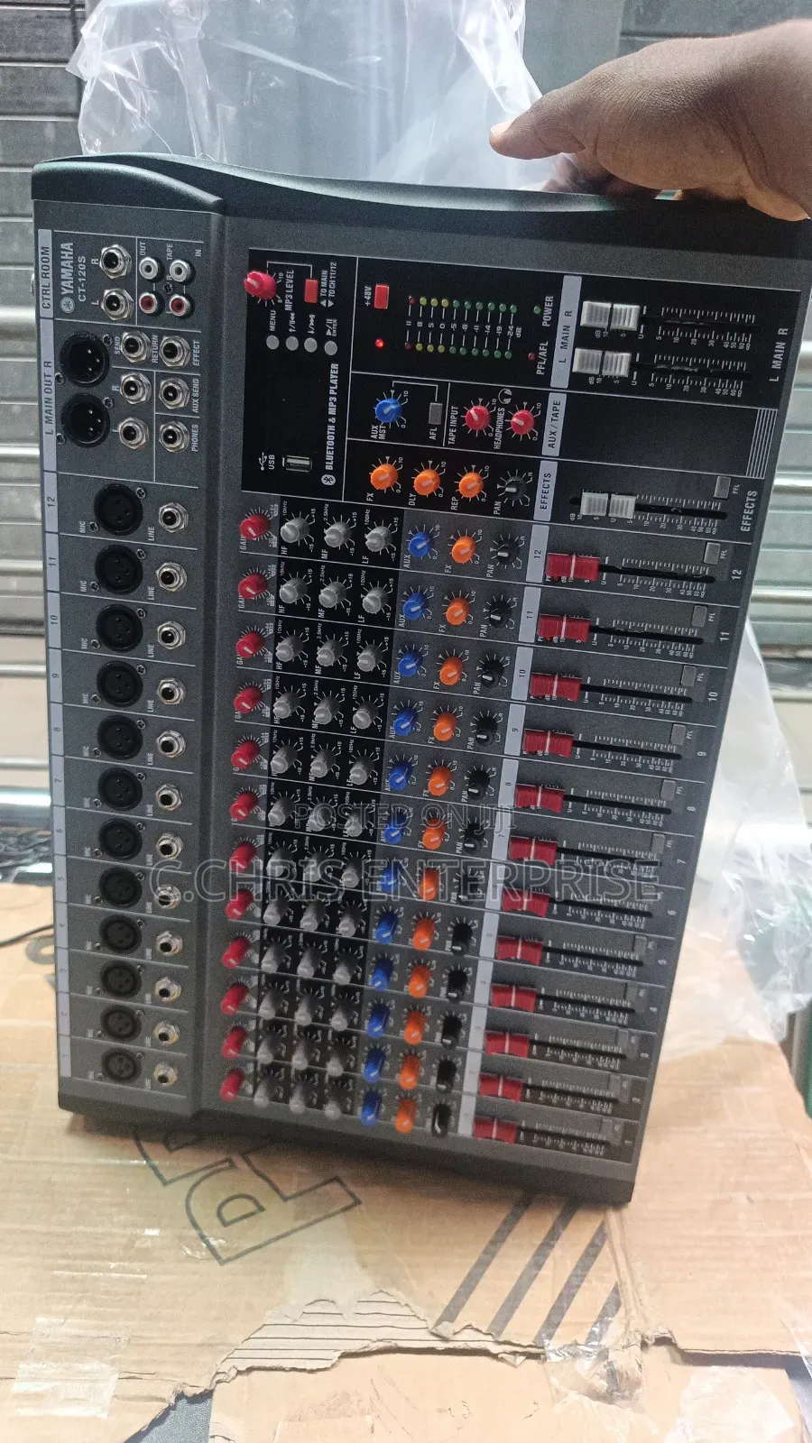 CT 12 Yamaha Mixer. 12 Channels