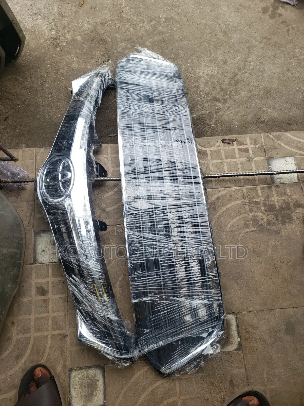 Up and Down Grille Toyota Avalon 2014-2016