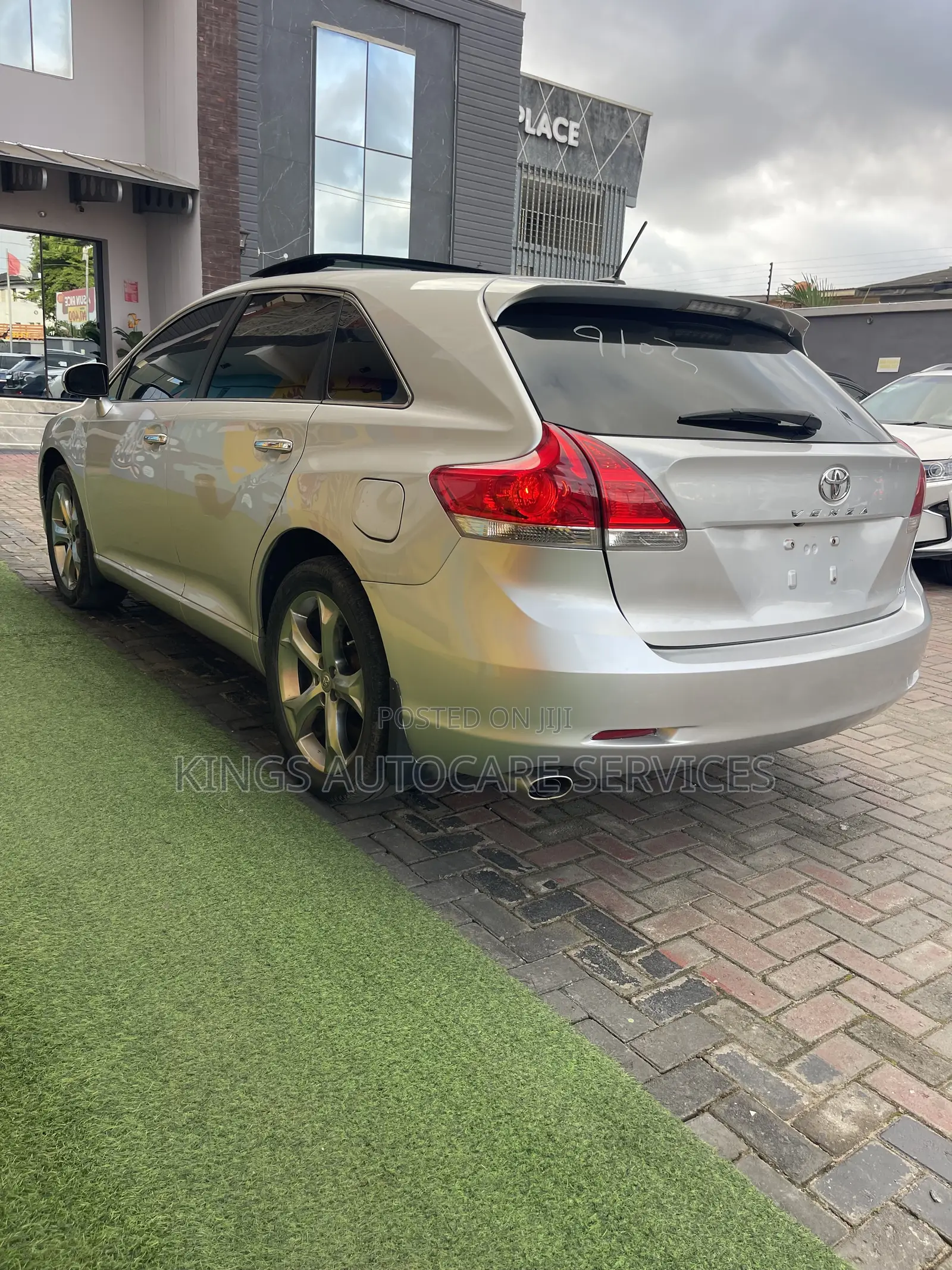 Toyota Venza V6 AWD 2011 Silver