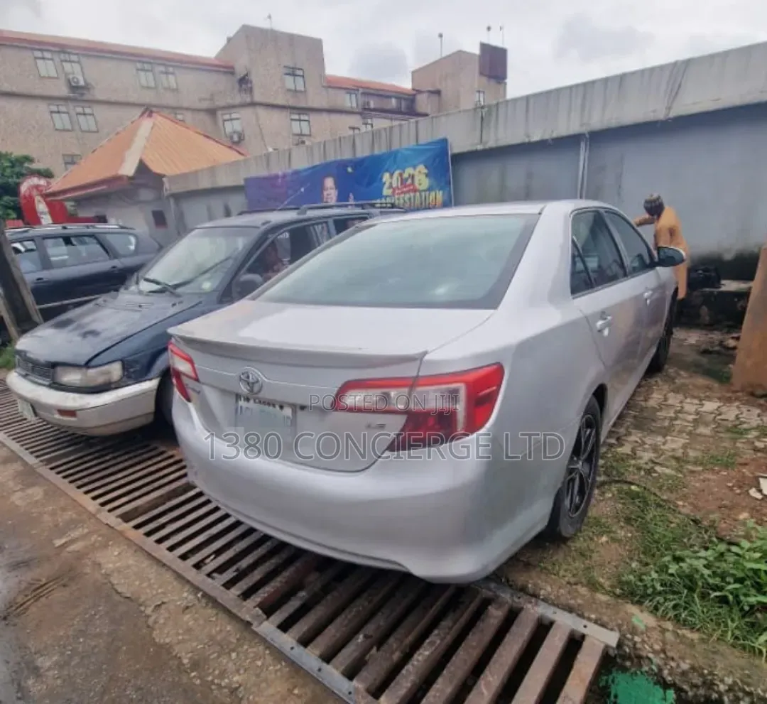 Toyota Camry 2012 Silver