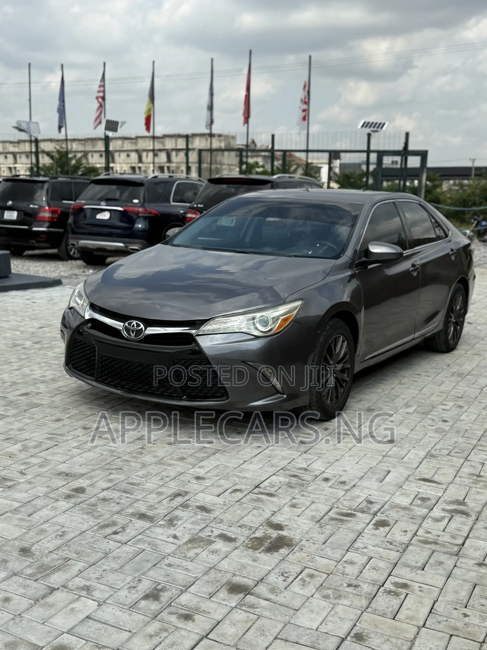 Toyota Camry LE 4dr Sedan (2.5L 4cyl 6A) 2015 Gray