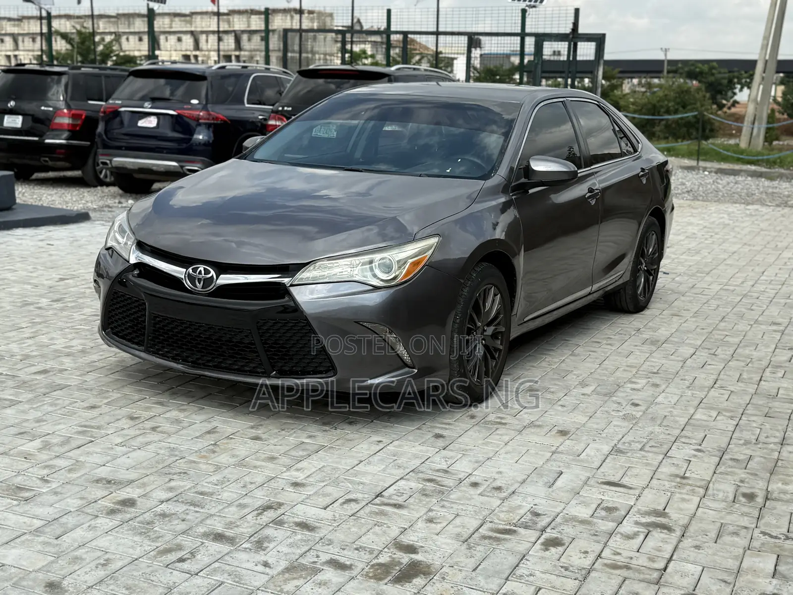 Toyota Camry LE 4dr Sedan (2.5L 4cyl 6A) 2015 Gray