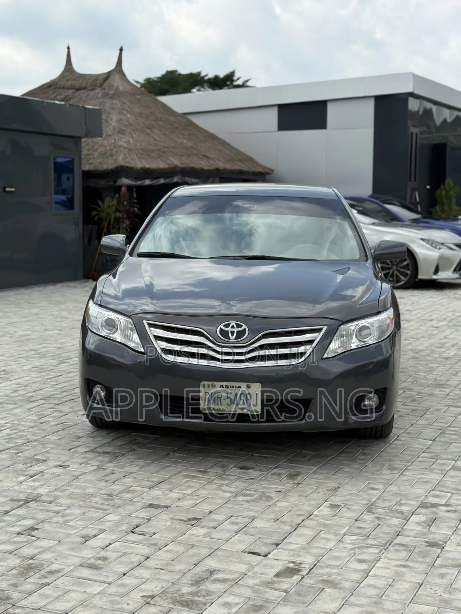 Toyota Camry Base 4dr Sedan (2.5L 4cyl 6M) 2011 Gray
